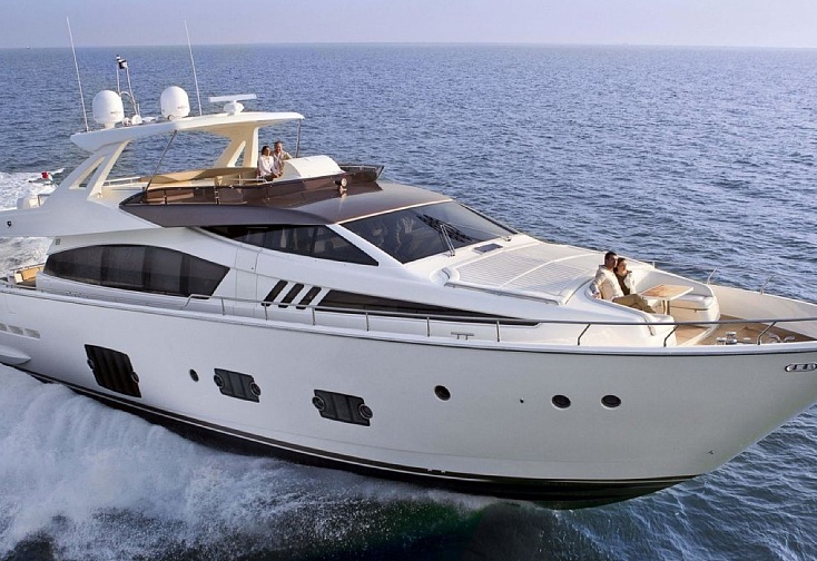 Ferretti 800